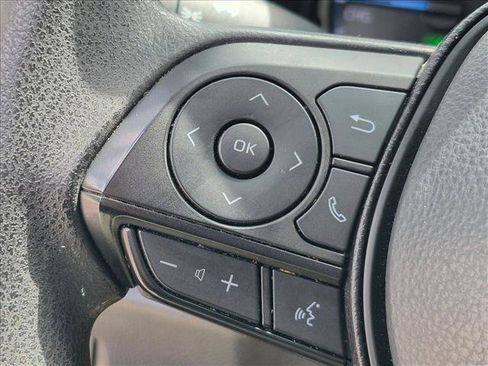 Used 2022 Toyota RAV4 XLE AWD/4WD image 12