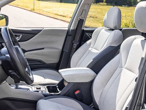 Used 2023 Subaru Forester Premium image 15
