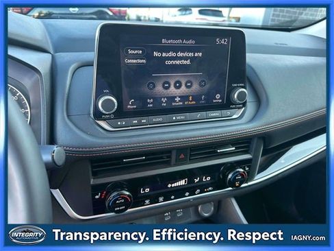 Used 2025 Nissan Rogue SV image 29