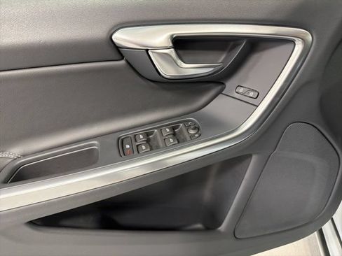 Used 2018 Volvo S60 T5 Dynamic w/ Vision Package AWD/4WD image 10