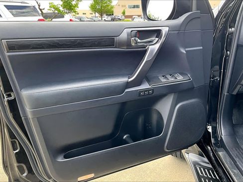 Used 2023 Lexus GX 460 w/ Black Line Special Edition AWD/4WD image 22