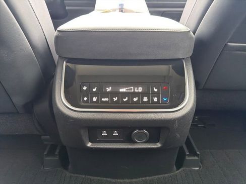 Used 2025 INFINITI QX80 Sensory AWD/4WD image 34
