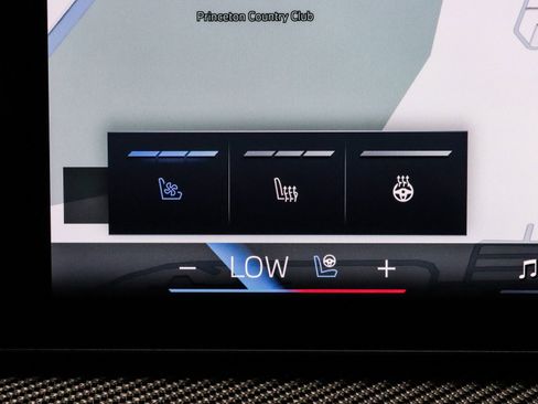 Used 2026 BMW X7 M60i image 35