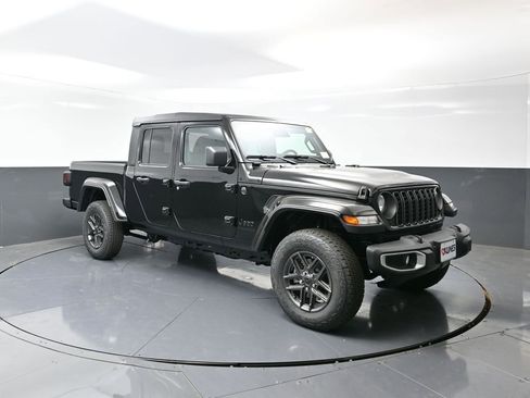 New 2026 Jeep Gladiator Sport image 5