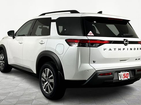 New 2026 Nissan Pathfinder SL image 3