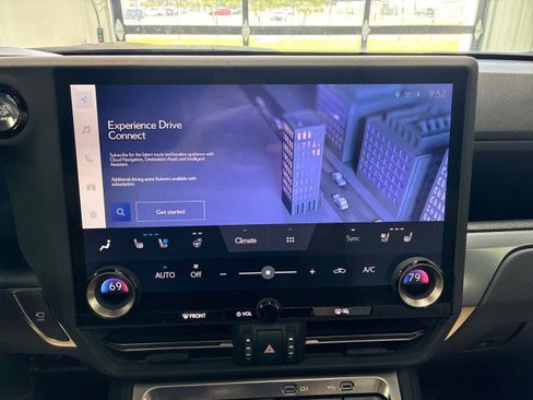 Used 2024 Lexus GX 550 AWD/4WD image 19