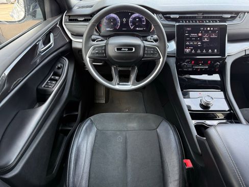 Used 2023 Jeep Grand Cherokee Altitude AWD/4WD image 31