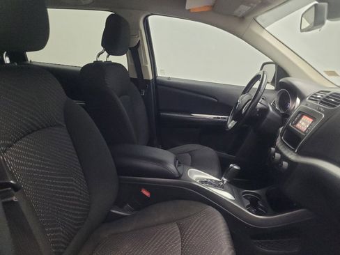 Used 2019 Dodge Journey SE w/ Premium Group image 21