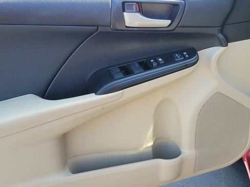 Used 2014 Toyota Camry LE FWD image 20