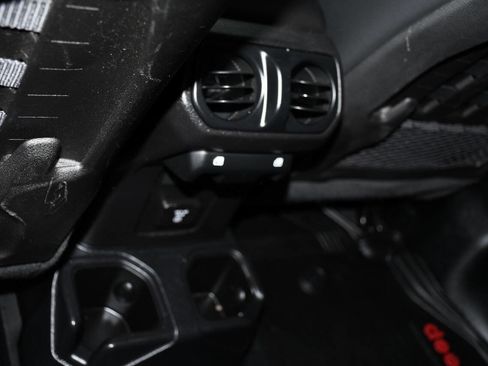 Used 2019 Jeep Wrangler Unlimited Rubicon w/ Cold Weather Group image 17