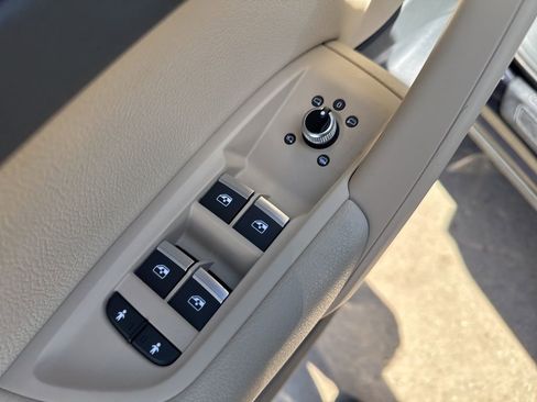 Used 2020 Audi Q5 2.0T Premium w/ Convenience Package image 11