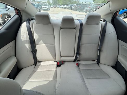 Used 2025 Nissan Altima 2.5 SV FWD image 38