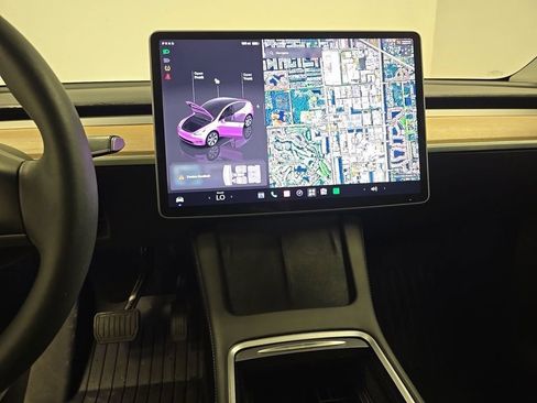 Used 2023 Tesla Model Y 2WD image 18