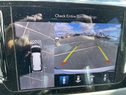 Used 2019 Chrysler Pacifica Touring-L Plus w/ Advanced Safetytec Group image 17