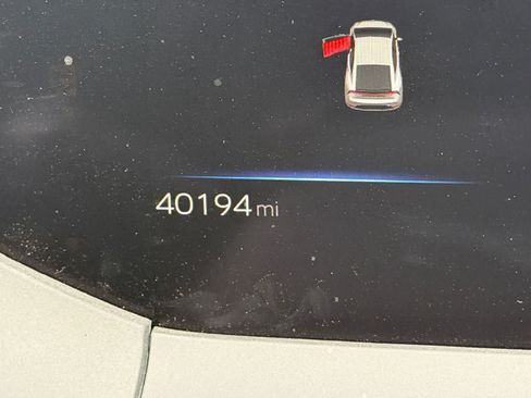 Used 2023 Toyota Prius LE FWD image 12