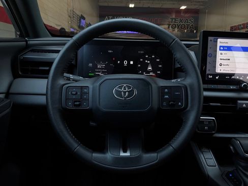 Used 2026 Toyota RAV4 SE AWD/4WD image 34