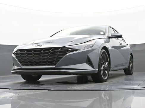 Used 2022 Hyundai Elantra SEL w/ Cargo Package image 38