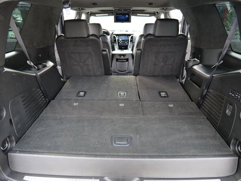 Used 2020 Cadillac Escalade Platinum image 62