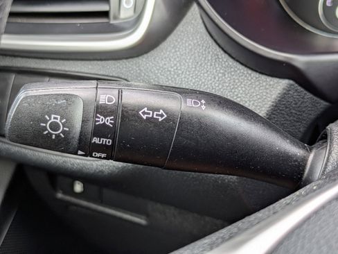 Used 2020 Kia Sorento LX image 32