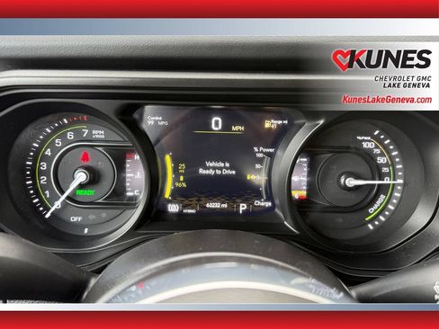 Used 2024 Jeep Wrangler Unlimited Sahara AWD/4WD image 12