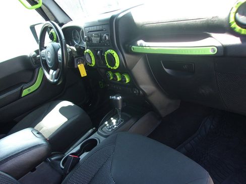 Used 2016 Jeep Wrangler Sport image 18