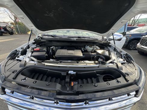 Used 2021 Chevrolet Tahoe Premier w/ Premium Package image 29