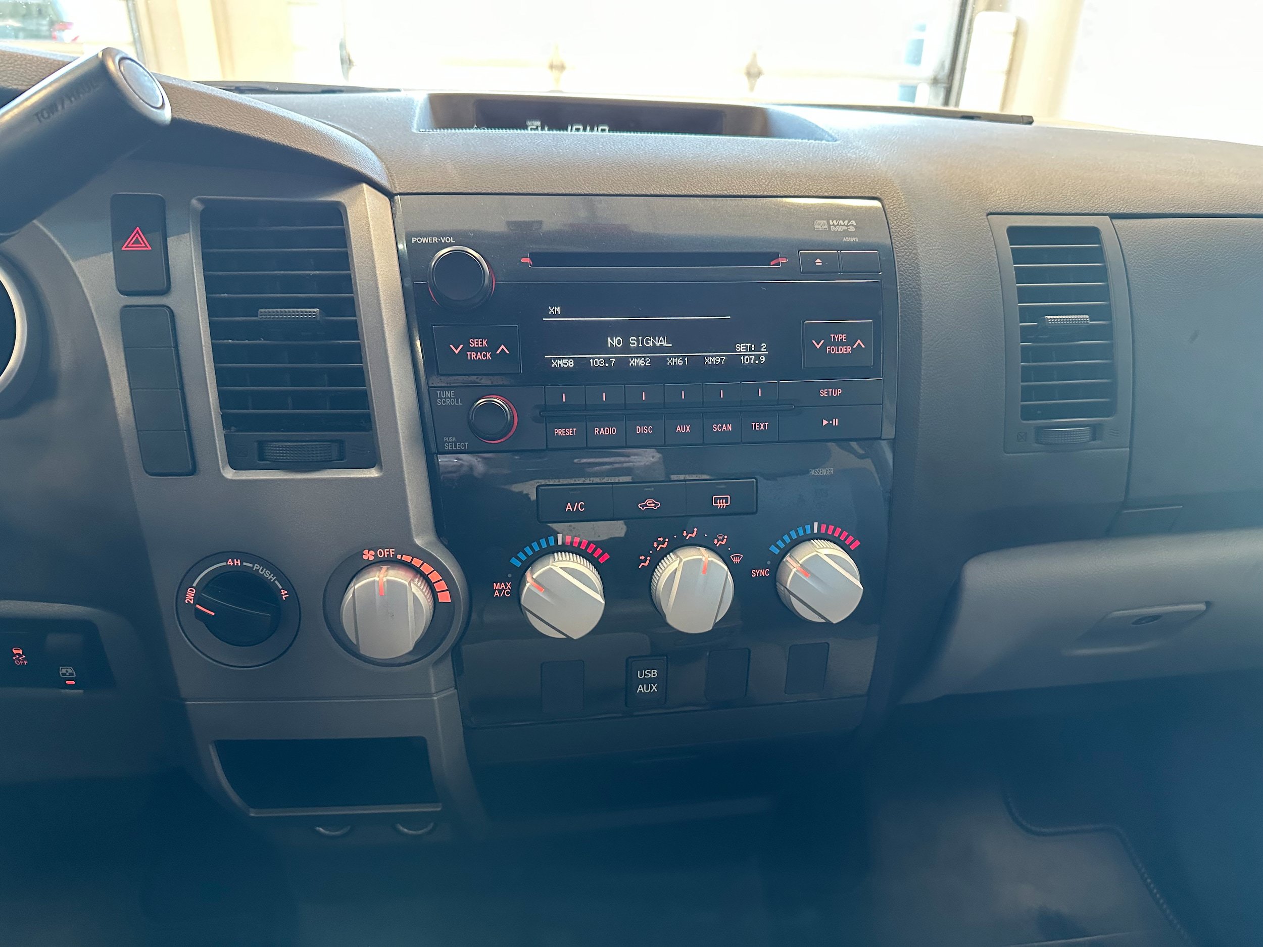 Used 2012 Toyota Tundra 4x4 CrewMax w/ Tow Pkg image 17