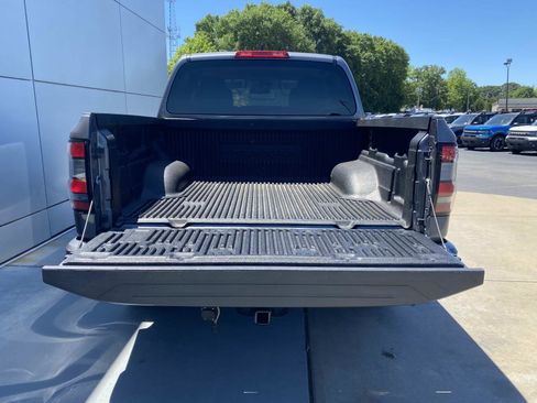 Used 2023 Nissan Frontier SV RWD image 8