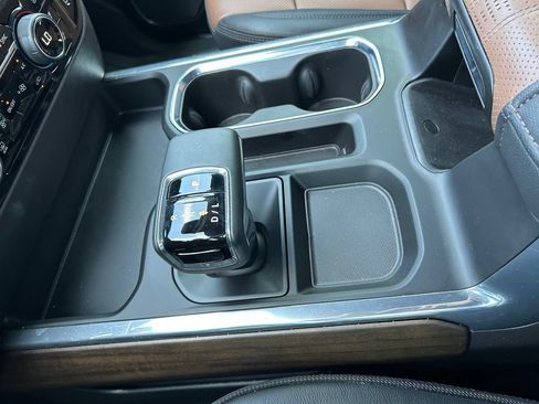Used 2025 Chevrolet Silverado 1500 High Country AWD/4WD image 41
