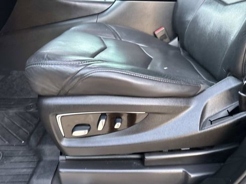 Used 2019 Cadillac Escalade ESV Premium Luxury w/ LPO, Radiant Package image 20