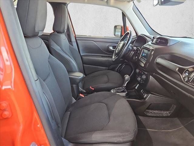 Used 2020 Jeep Renegade Altitude FWD image 17