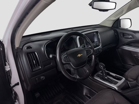 Used 2022 Chevrolet Colorado LT w/ Fleet Safety Package image 9