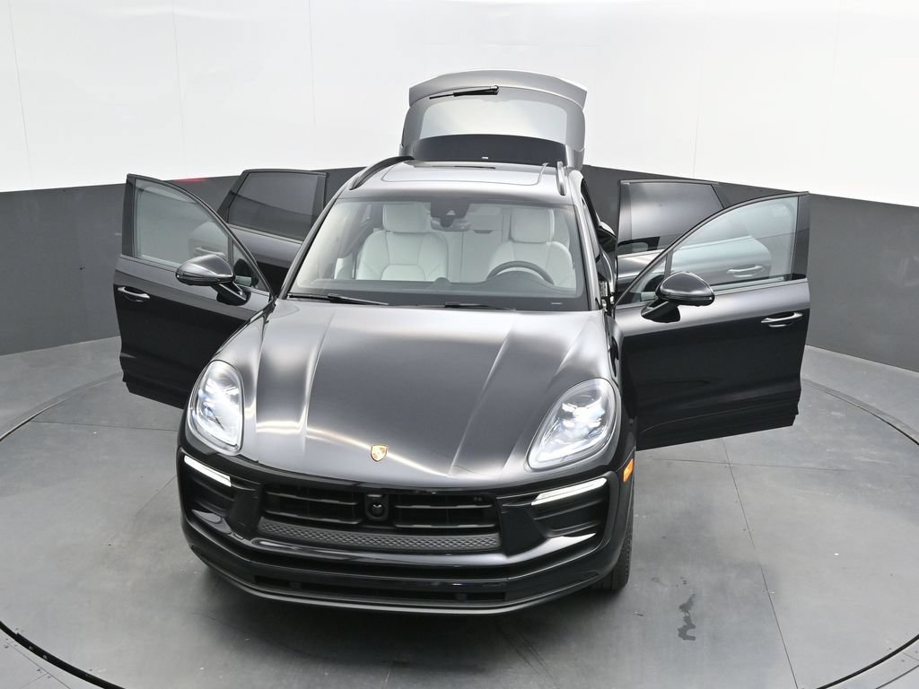 Certified 2026 Porsche Macan AWD/4WD image 40