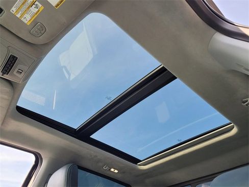 Certified 2022 Ford F450 Limited w/ FX4 Off-Road Package image 18