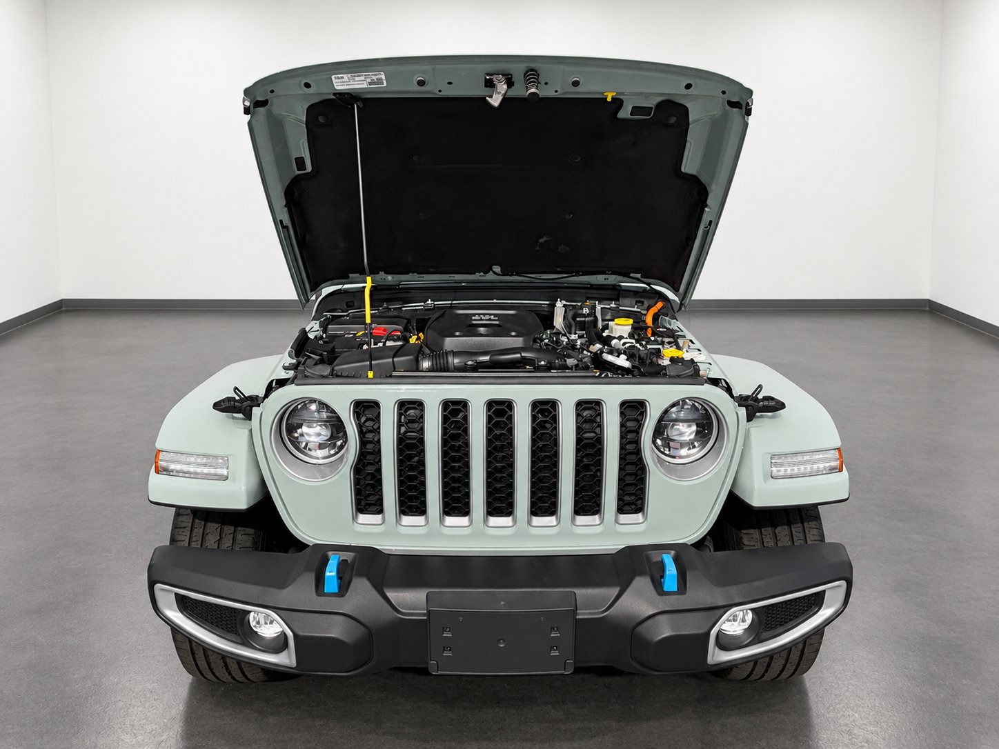 Used 2023 Jeep Wrangler Unlimited Sahara w/ Cold Weather Group AWD/4WD image 19