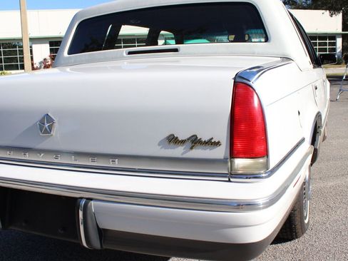 Used 1993 Chrysler New Yorker Fifth Avenue FWD image 34