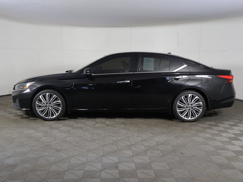 Used 2025 Nissan Altima 2.5 SL FWD image 19