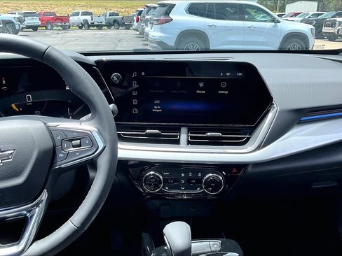 New 2026 Chevrolet Trax LT w/ Driver Confidence Package FWD image 7
