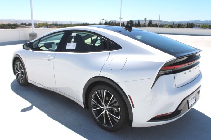 New 2027 Toyota Prius Limited AWD/4WD image 5