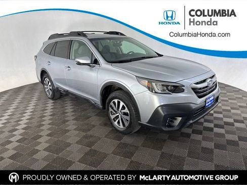 Used 2022 Subaru Outback Premium AWD/4WD image 1