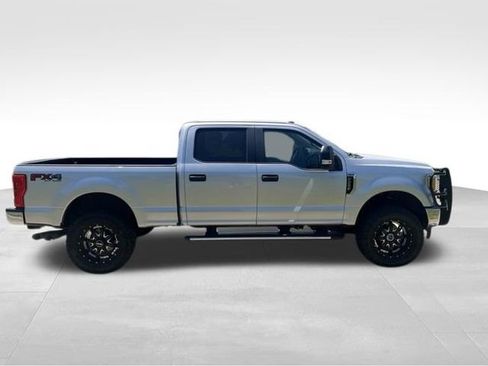 Used 2017 Ford F250 XL w/ STX Appearance Package AWD/4WD image 2