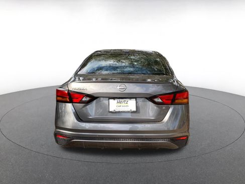 Used 2025 Nissan Altima 2.5 SV image 6