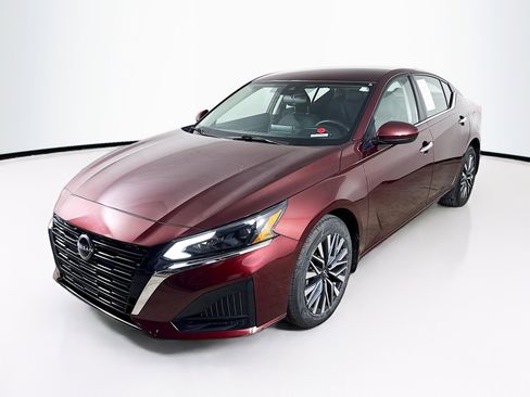 Used 2023 Nissan Altima 2.5 SV image 4