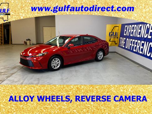 Used 2025 Toyota Camry LE image 5