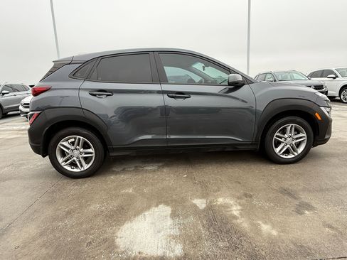 Used 2022 Hyundai Kona SE image 7