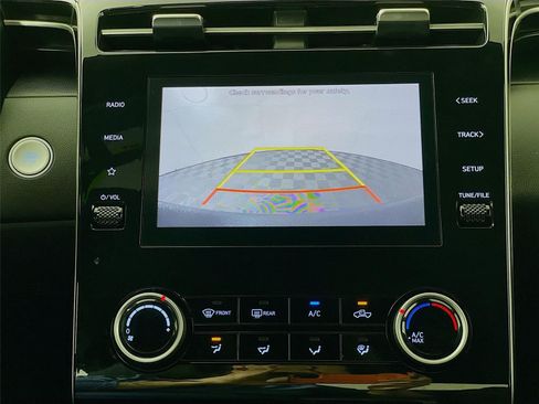 Certified 2022 Hyundai Santa Cruz SEL AWD/4WD image 17