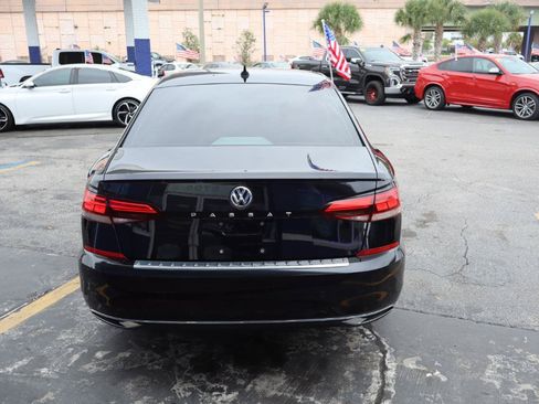 Used 2022 Volkswagen Passat 2.0T SE FWD image 4