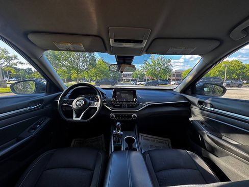 Used 2022 Nissan Altima 2.5 SV FWD image 22