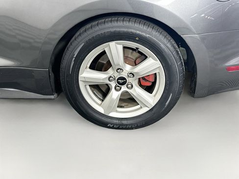 Used 2017 Ford Mustang V6 image 11