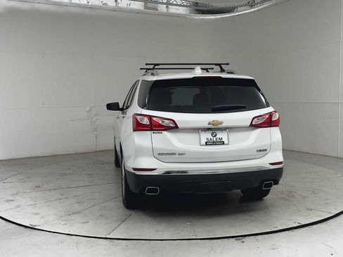 Used 2018 Chevrolet Equinox Premier FWD image 2
